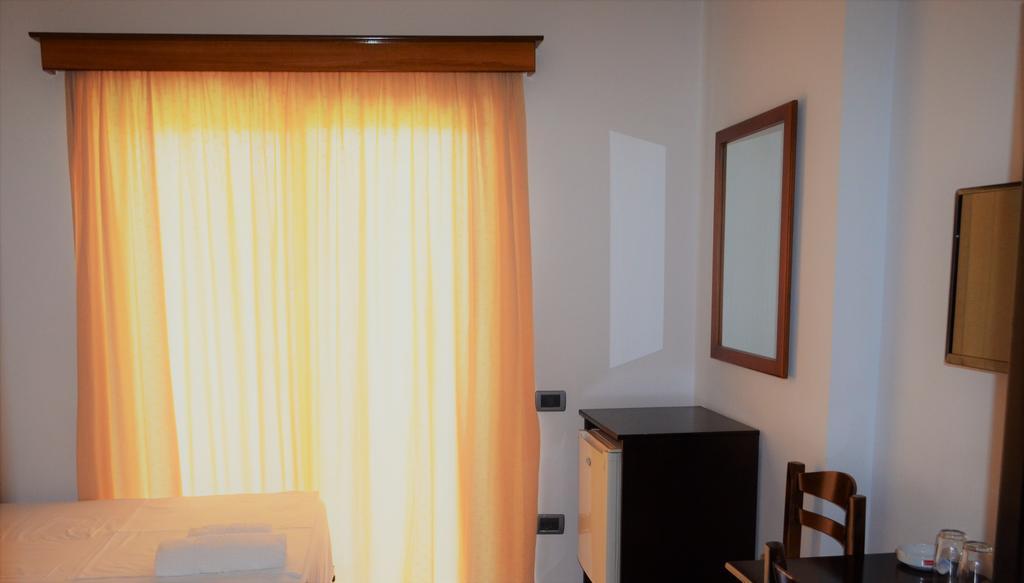 Jb Hotel Sarande Bagian luar foto